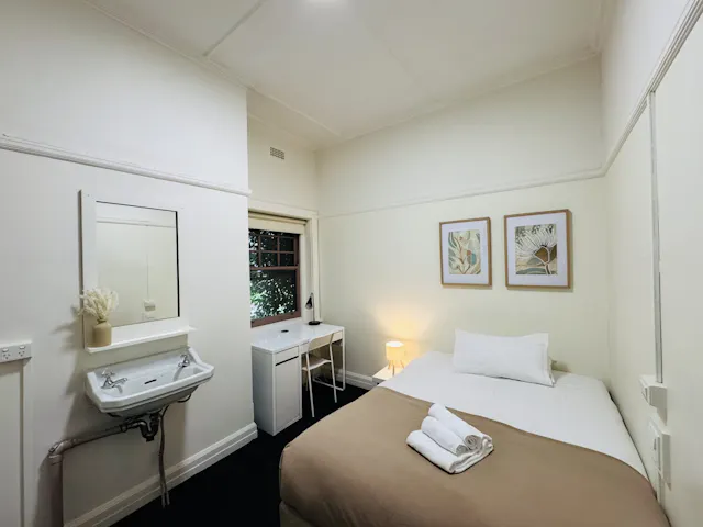 Room 4 room image 1
