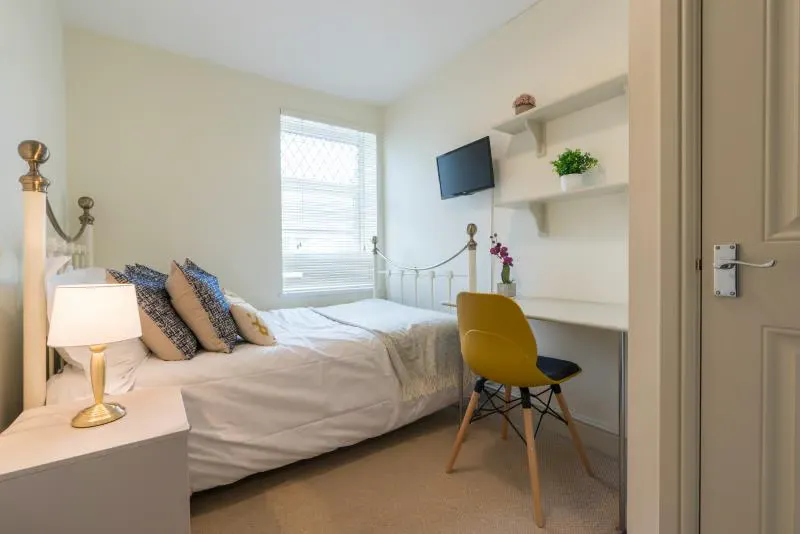 7 Bedroom Apartment ROOM