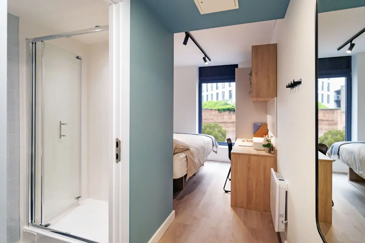 Silver Ensuite ROOM
