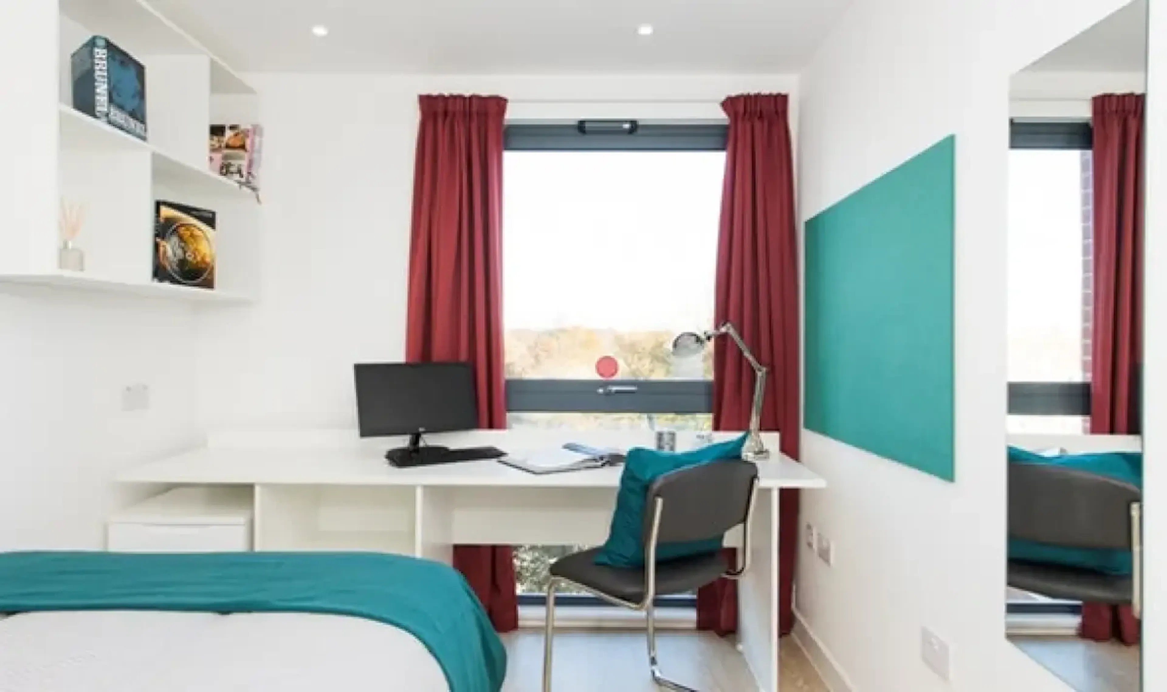 Ensuite Gold ROOM 3