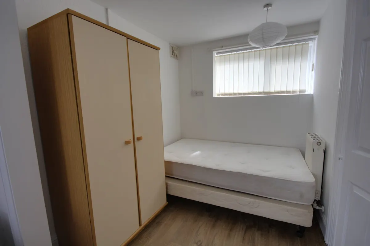 ROOM ROOM