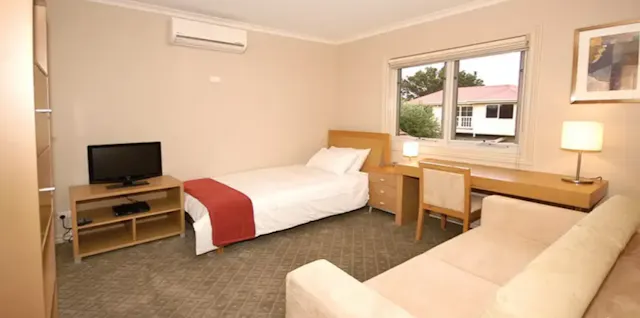 Room 10 room image 1