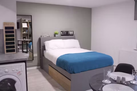 queens-court-leicester-ROOM