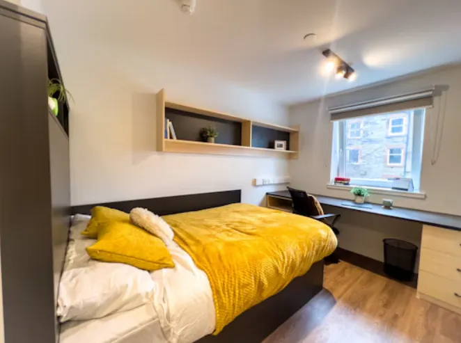 Ensuite-Silver ROOM 3