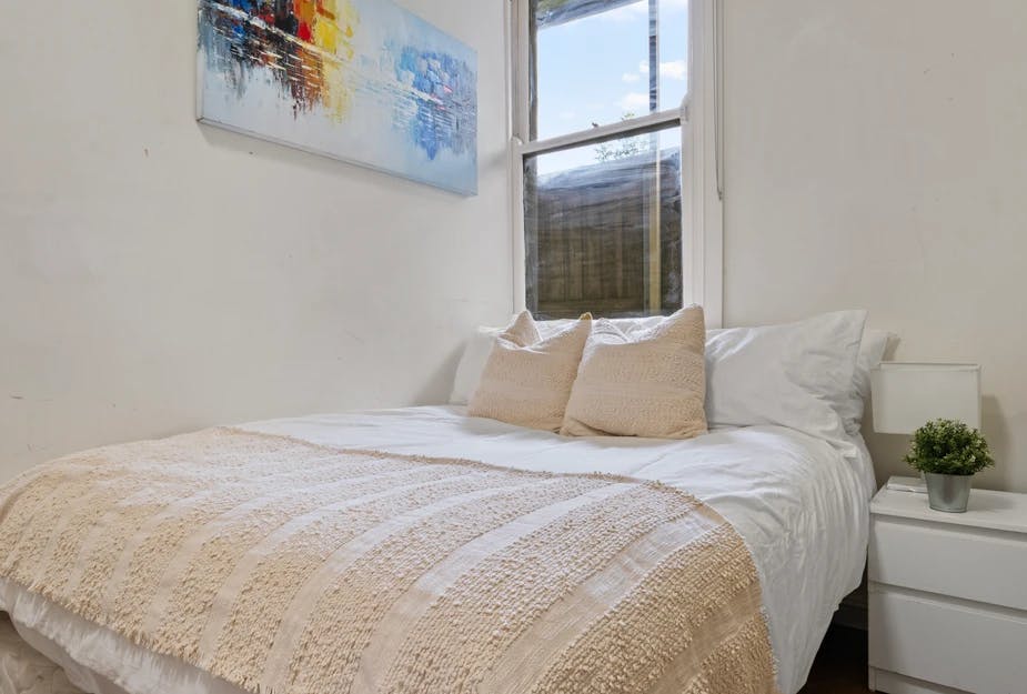 70-new-canterbury-sydney-Room 7 Standard