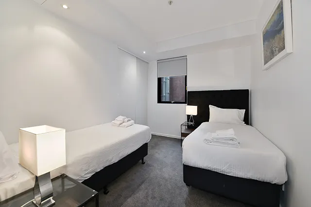 𝟐 𝐁𝐞𝐝𝐫𝐨𝐨𝐦 Apartments (506) room image 2