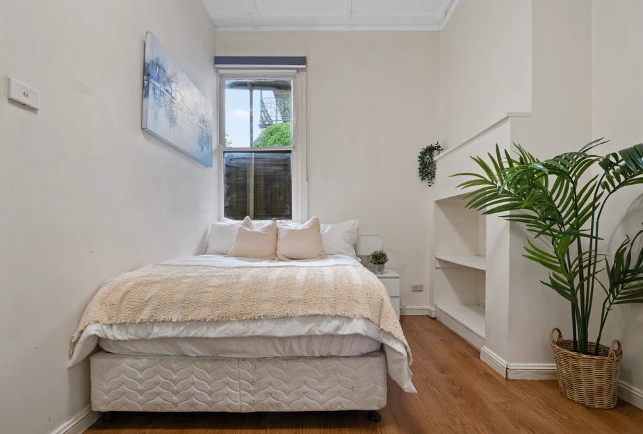 70-new-canterbury-sydney-Room 3 Standard