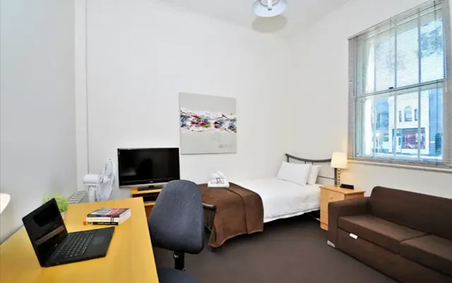 Room 2 room image 1