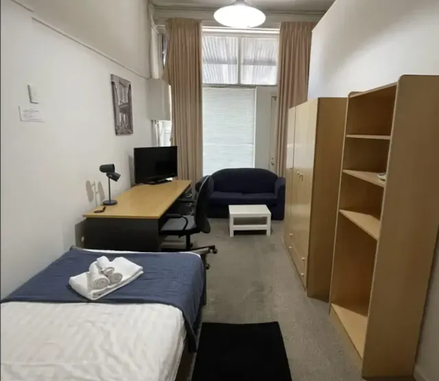 Room 2 room image 1