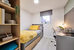 queens-court-leicester-Six Bed Apartment