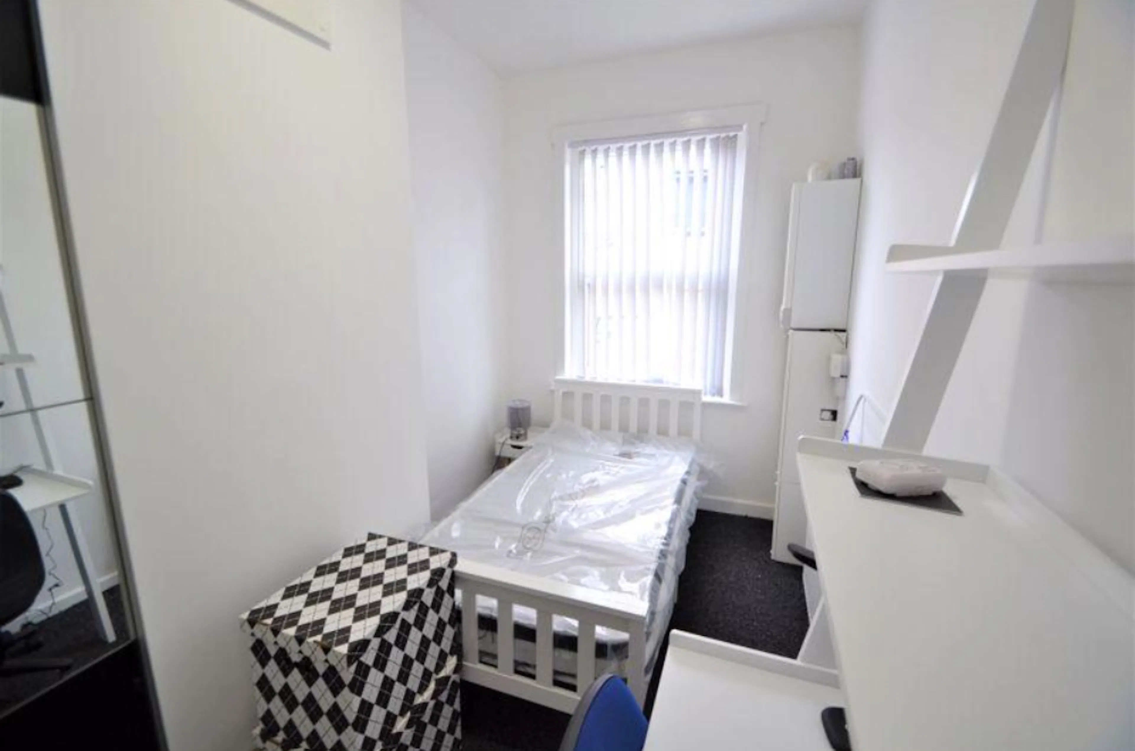 3 Bedroom Apartment ROOM 3