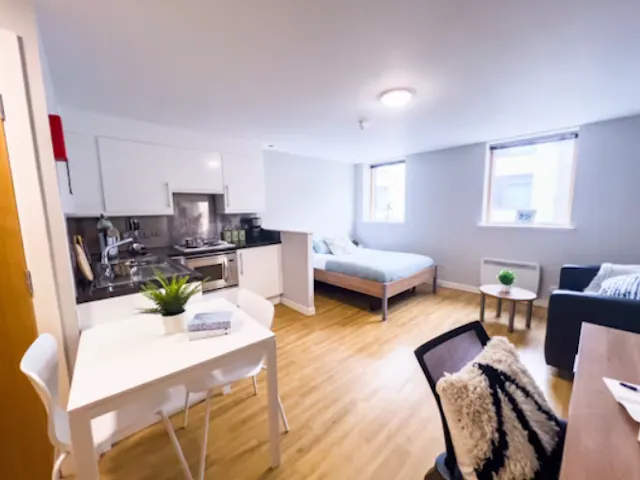 Studio Gold - City View room image 1