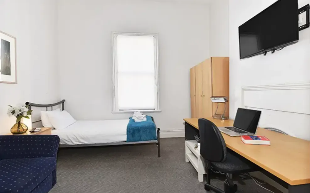 Room 6 ROOM 3