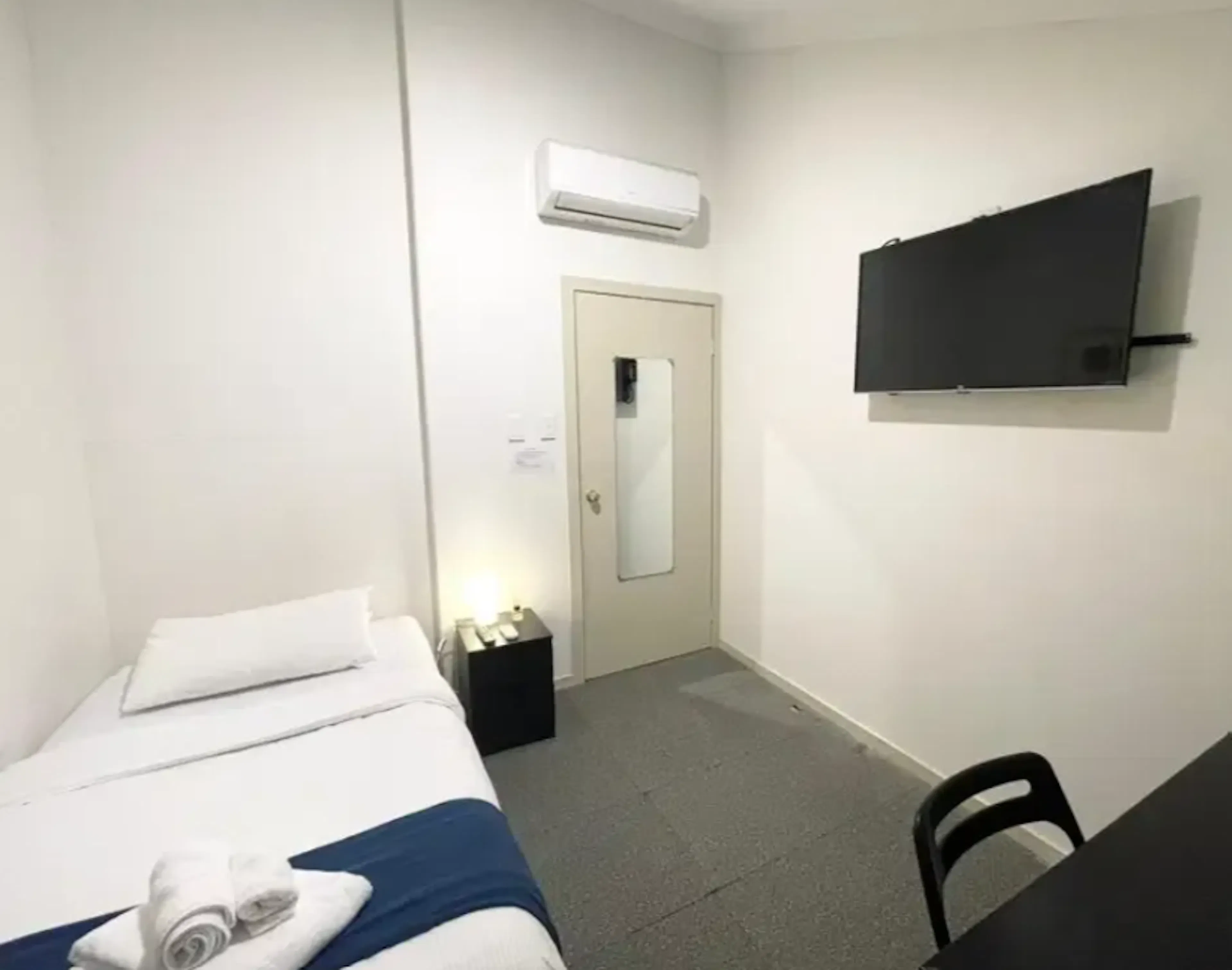 Room 8 ROOM 3