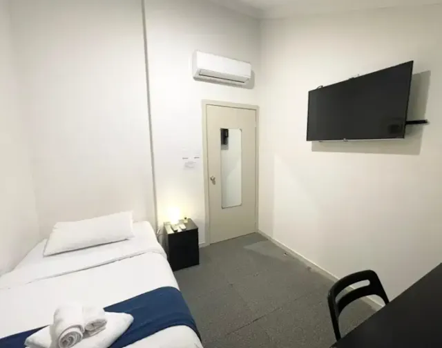 Room 8 room image 1