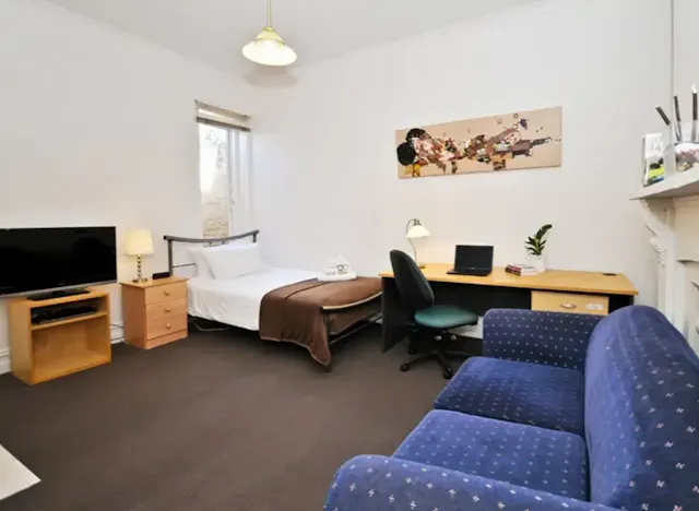 Room 9 room image 1