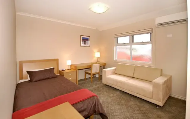 Room 9 room image 1