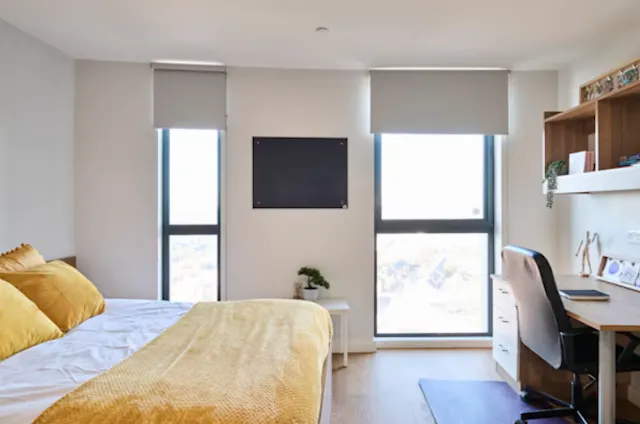 Five Bed Apartment room image 1