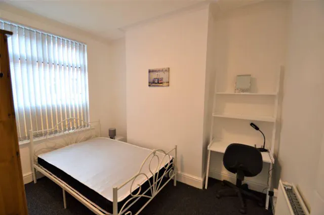 3 Bedroom Apartment room image 1