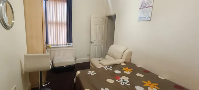 4 Bed Apartment room image 1
