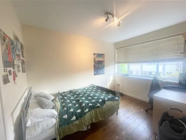 4 Bedroom Apartment room image 1