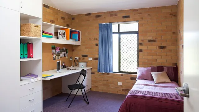 4 Bed Apartment room image 1