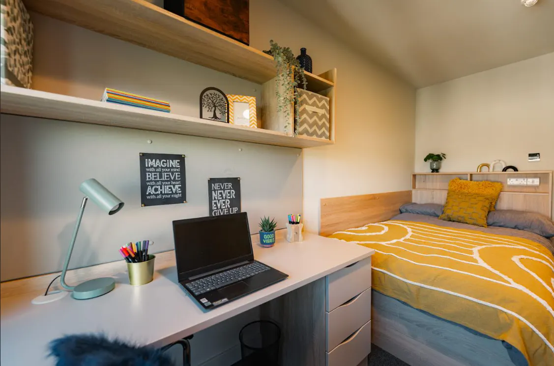 ROOM ROOM 1