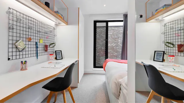 Deluxe Plus En-suite room image 1