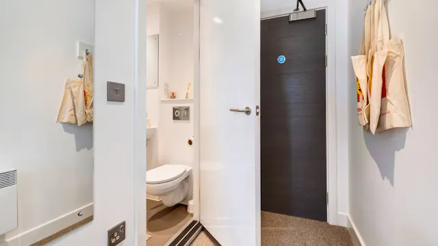 Gold Plus En-suite room image 4