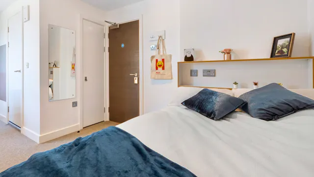 Platinum En-suite room image 2