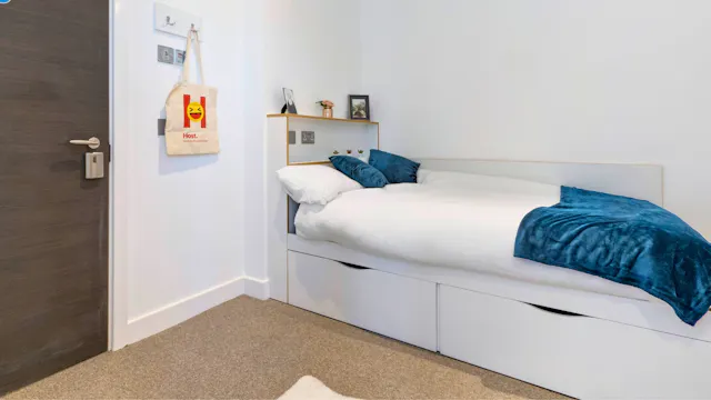 Platinum Plus En-suite room image 2