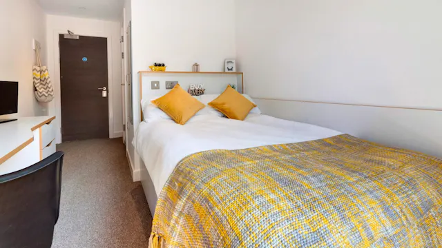 Silver Plus En-suite room image 4