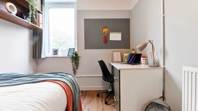Silver En-Suite room image 2