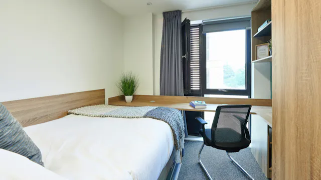Classic En-suite room image 2