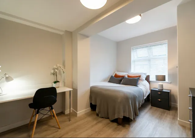 4 Bed Apartment room image 2