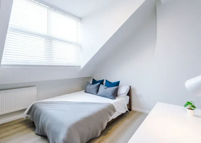 4 Bed Apartment room image 5