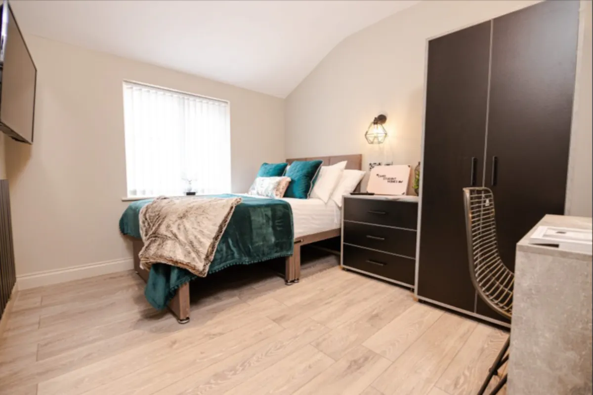 6 Bed Shared Apartment ROOM
