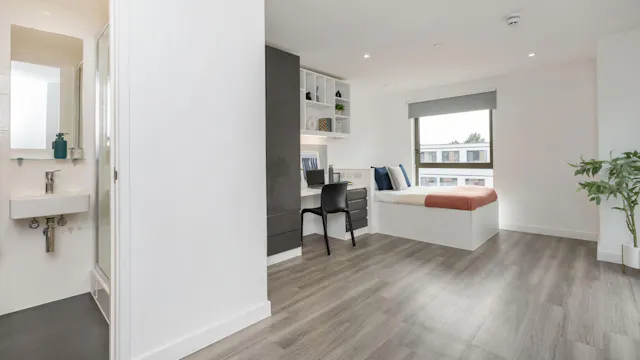Elite Ensuite room image 3