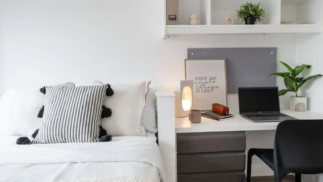 Luxe Ensuite room image 3