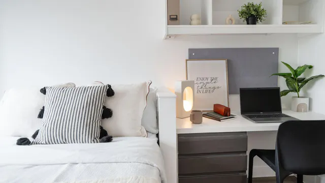 Luxe Ensuite room image 3