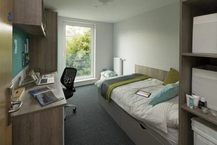Canal View - Non En-Suite ROOM 2