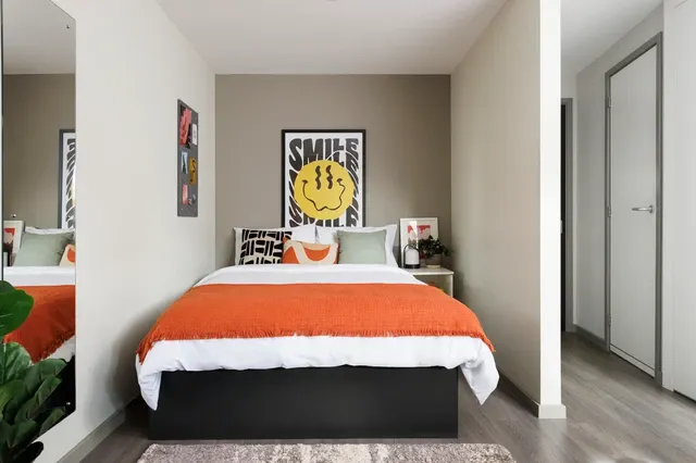 Studio Large Standard Double