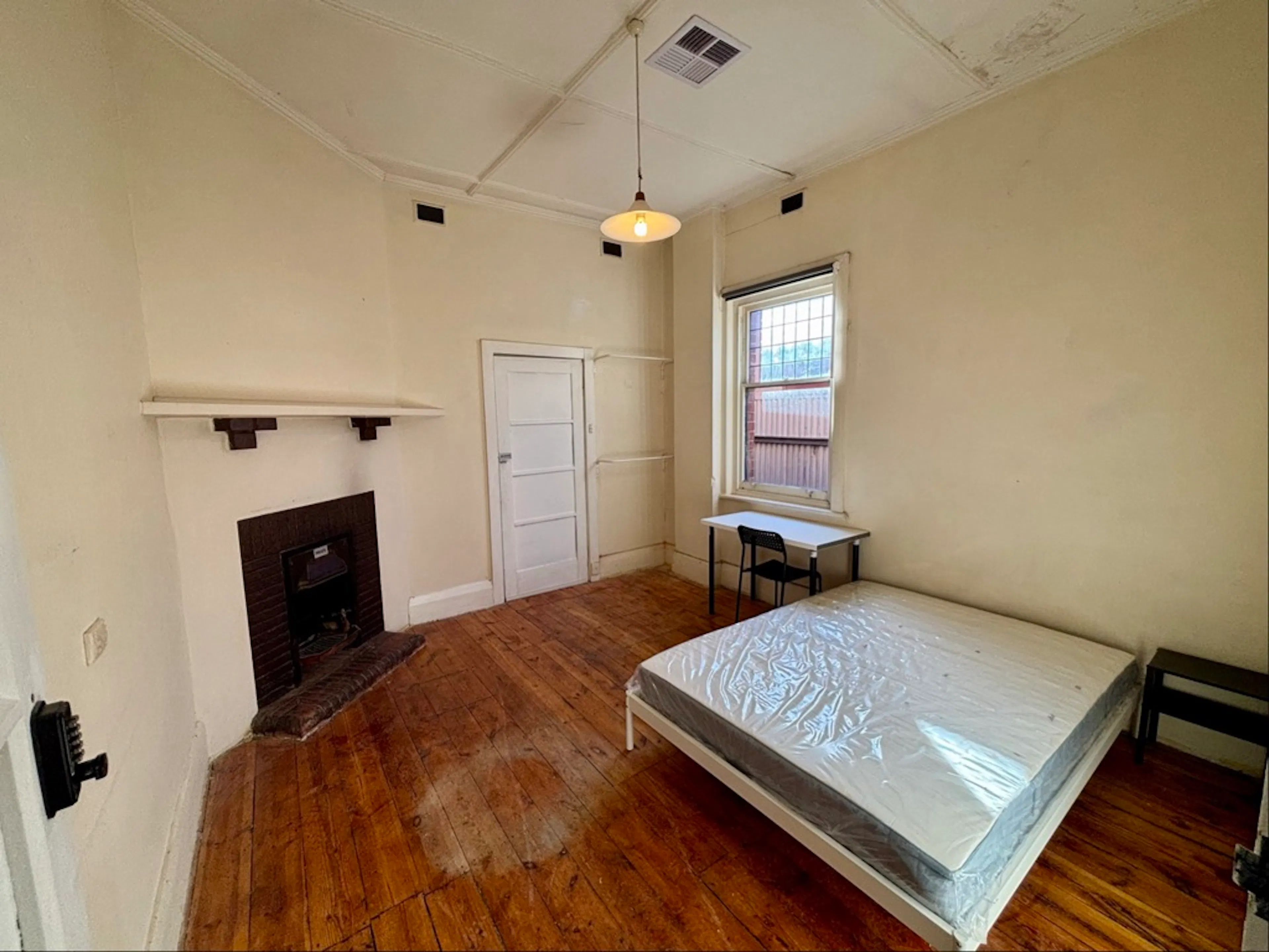 Room 2 ROOM 2