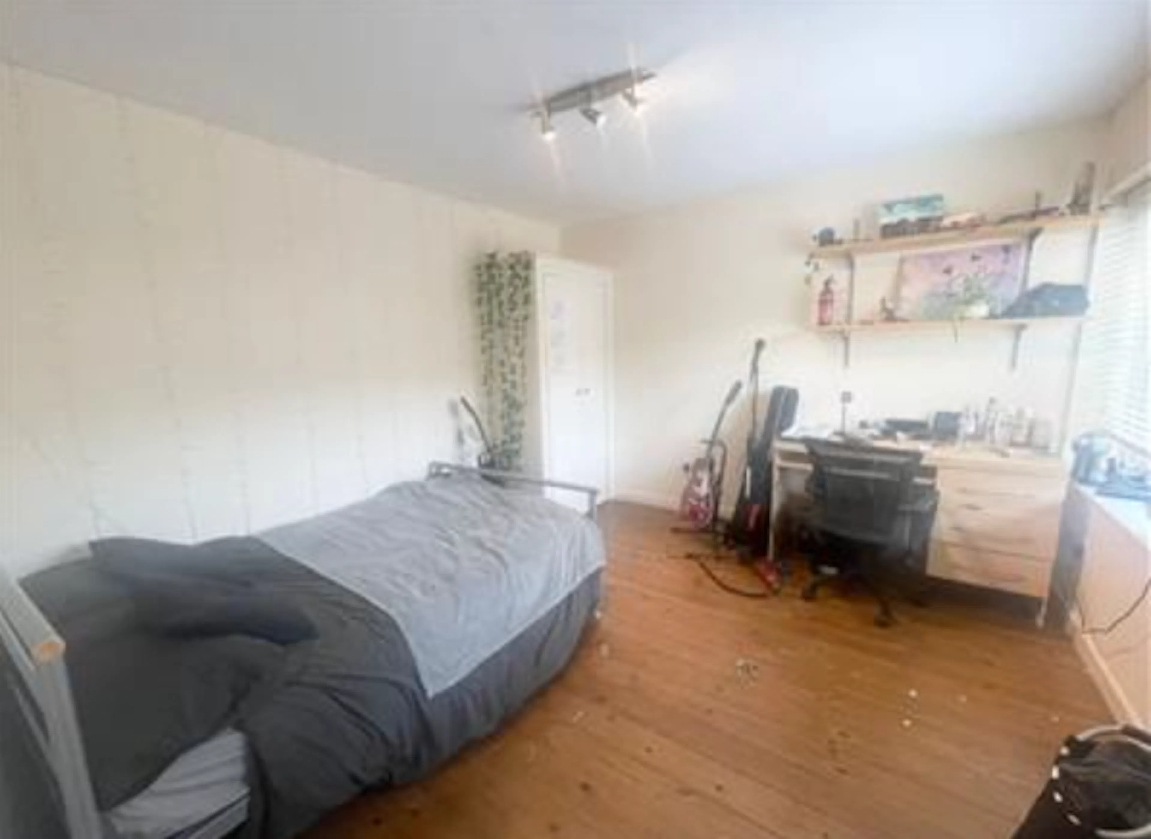 4 Bedroom Apartment ROOM 1