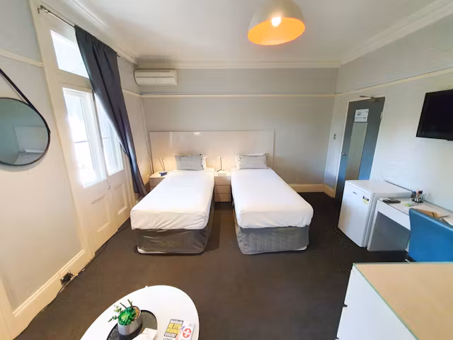 park-side-lodge-sydney-ROOM-1