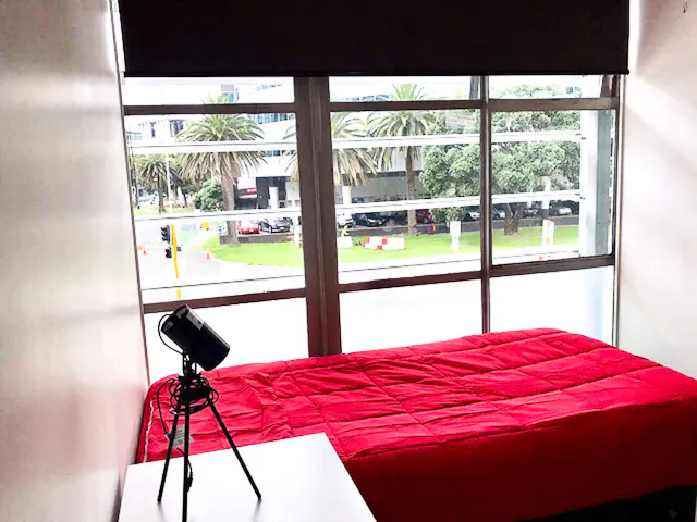 Apartment 102 (5 bedrooms & 2 bathrooms) room image 2