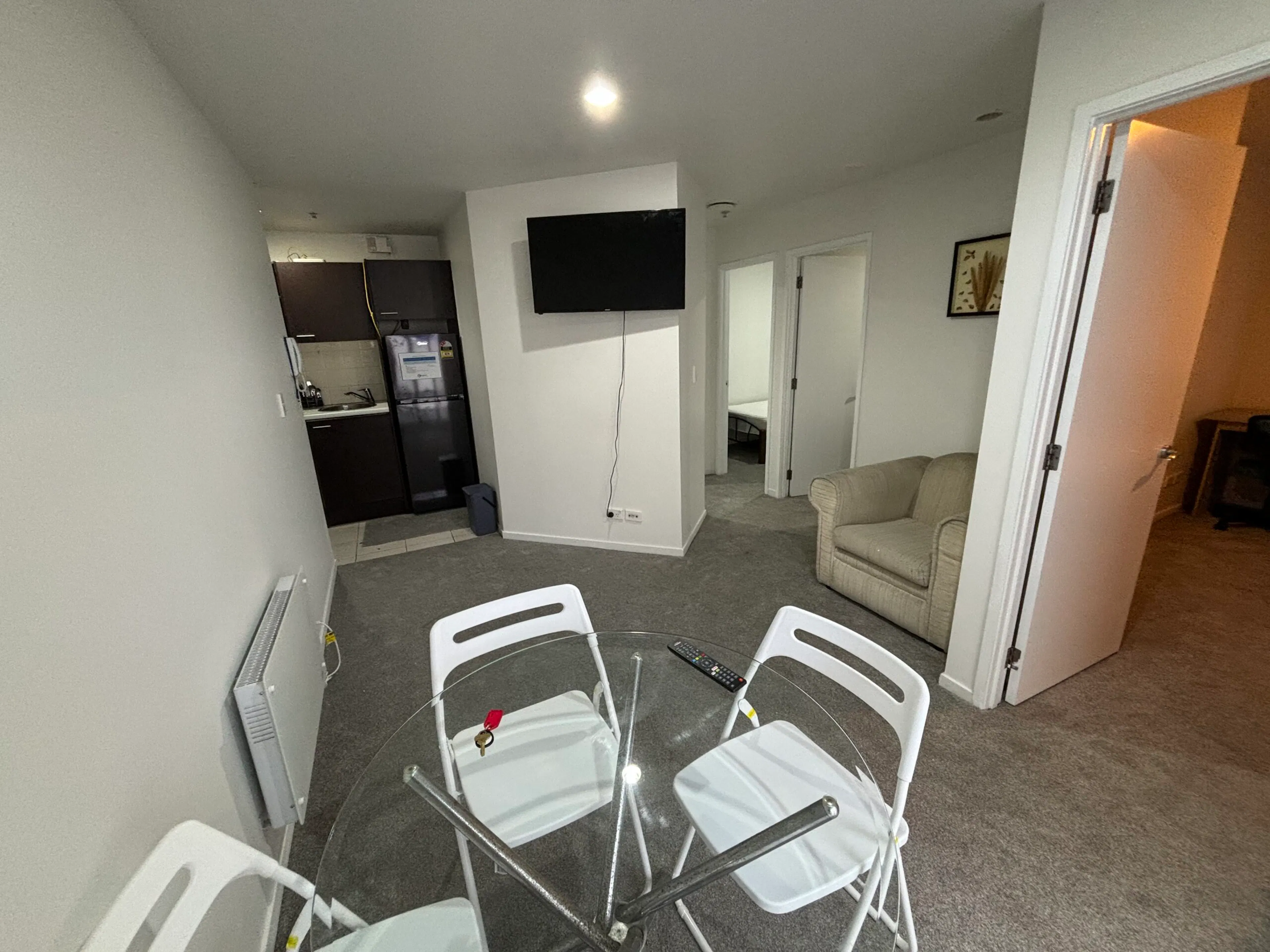 Apartment 106 (3 Bedrooms & 1 Bathroom) ROOM 3