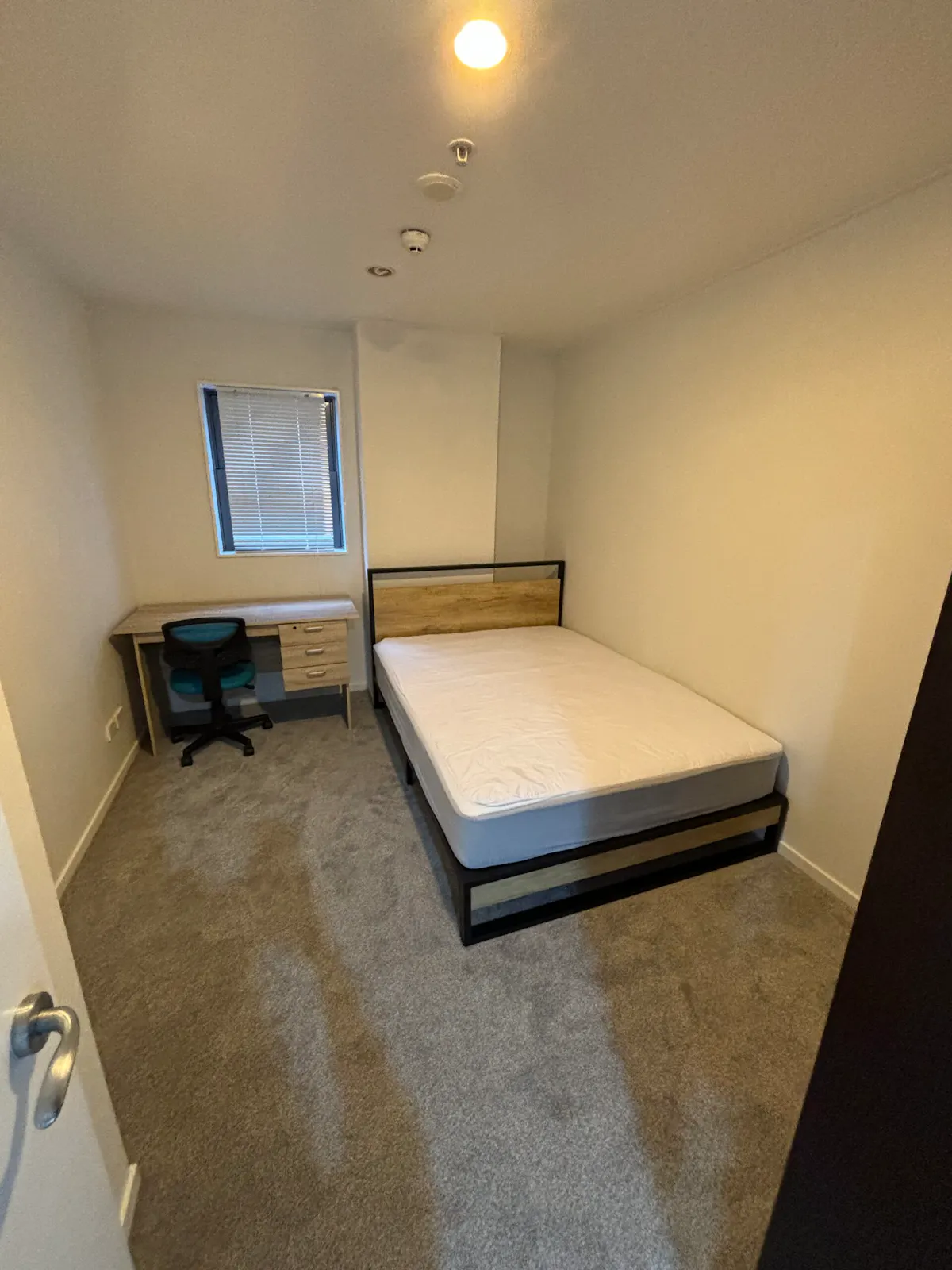 Apartment 106 (3 Bedrooms & 1 Bathroom) ROOM