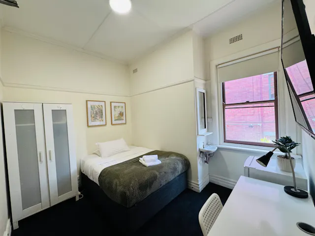Room 11 room image 1