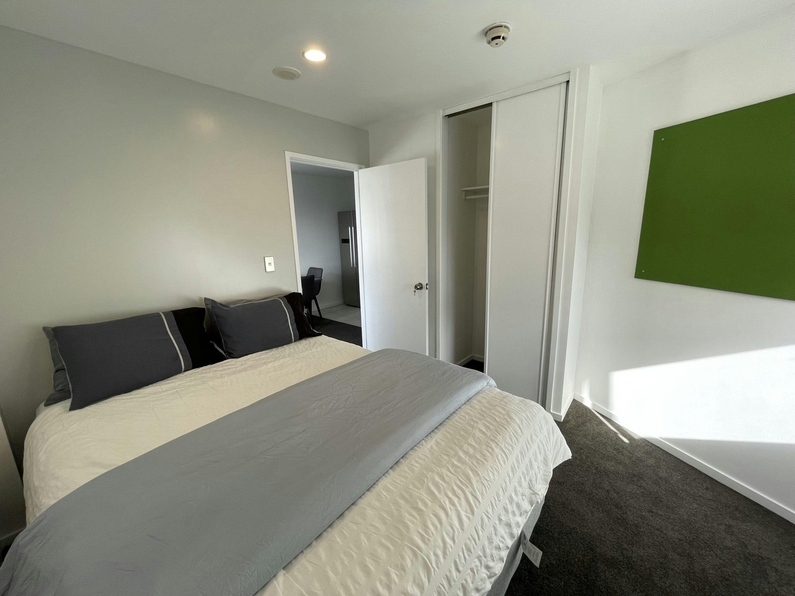 421-queen-street-auckland-Apartment 114 (4 bedrooms (3 singles & 1 double) & 1 bathroom)